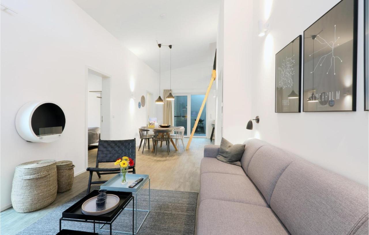 2 Bedroom Beach Front Home In Lembruch-Duemmer See Buitenkant foto