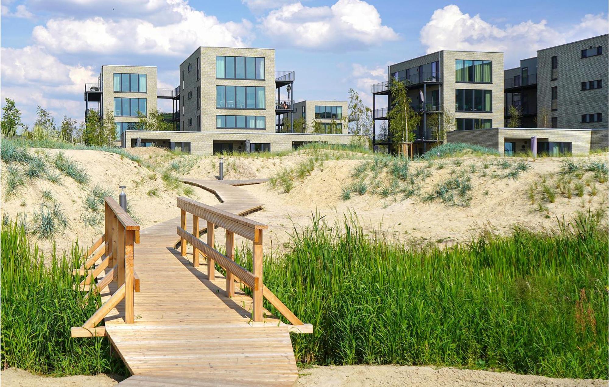 2 Bedroom Beach Front Home In Lembruch-Duemmer See Buitenkant foto