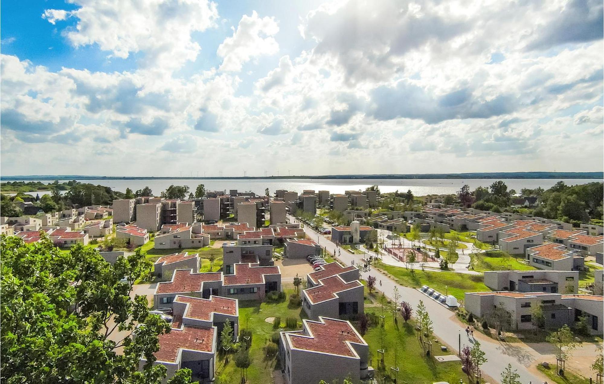 2 Bedroom Beach Front Home In Lembruch-Duemmer See Buitenkant foto
