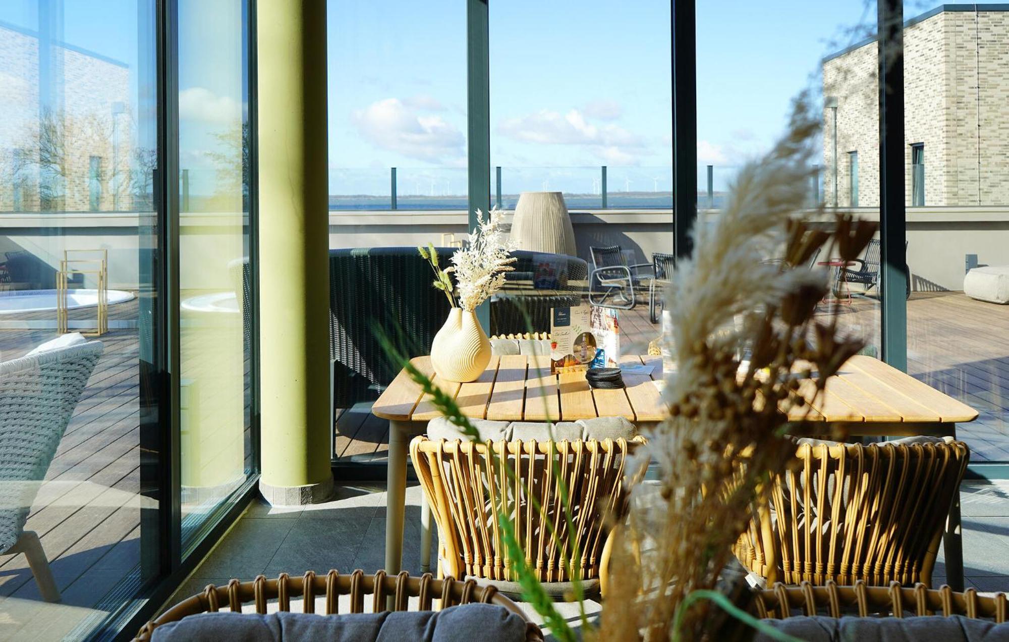 2 Bedroom Beach Front Home In Lembruch-Duemmer See Buitenkant foto